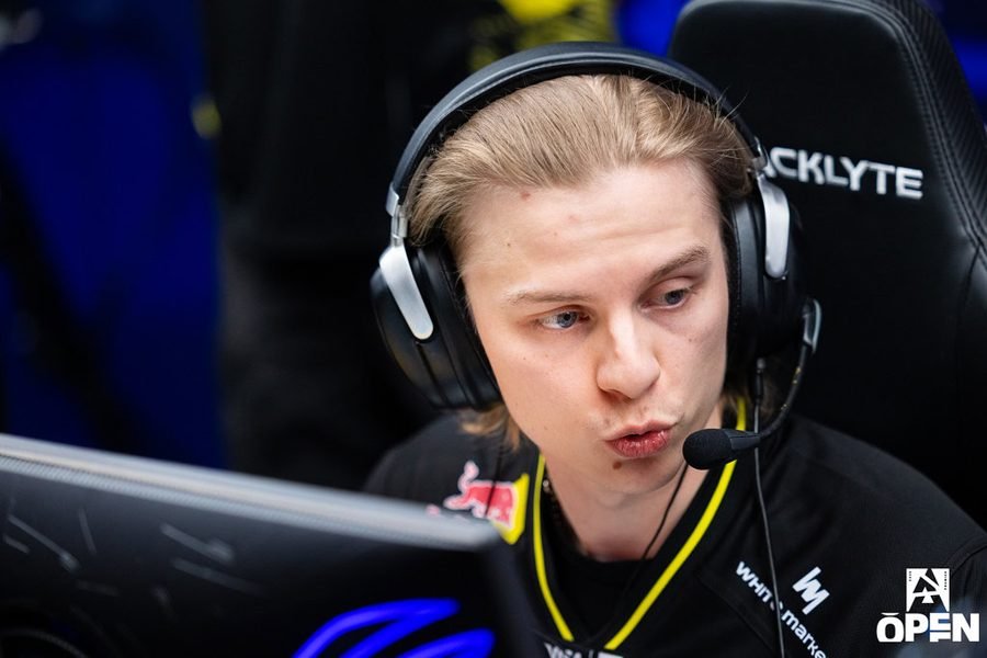 Aleksi Virolainen, o Aleksib, IGL de CS2, no Natus Vincere (NAVI)