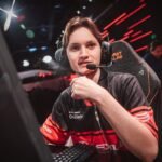 bang, jogador profissional de Valorant, no 100 Thieves