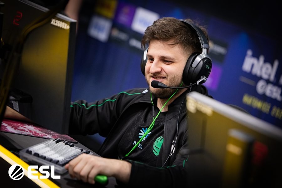 Abdulkhalik Gasanov, o degster, jogador profissional de CS2, no Free Agent (ex-Falcons/HEROIC)