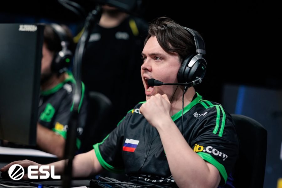 Denis Sharipov, o electroNic, Russia / Rifle de CS2, no BC.GAME Esports