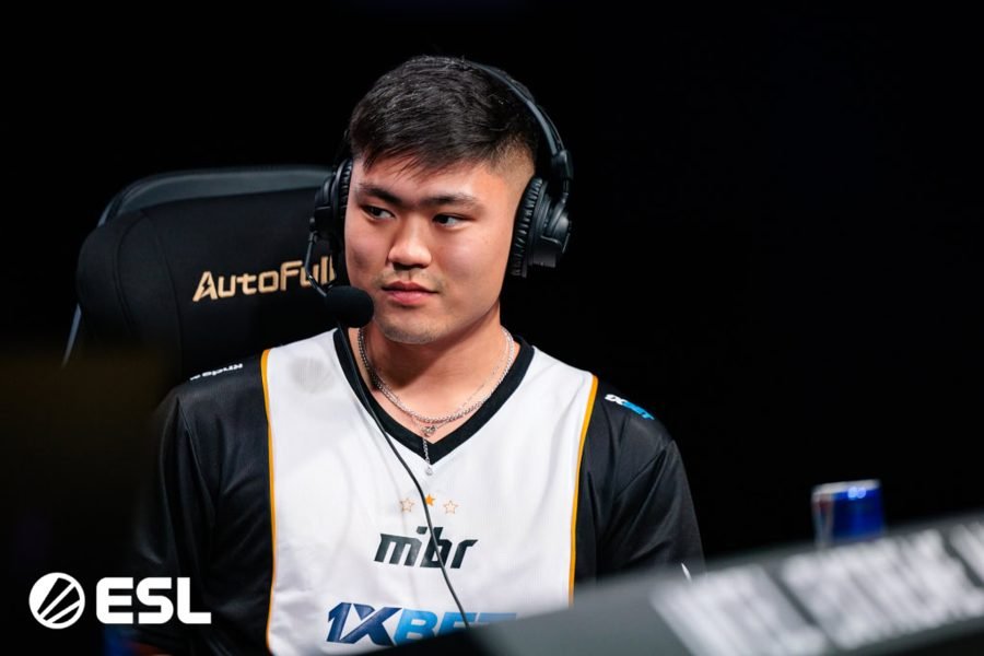 Felipe Yuji, o insani, jogador profissional de CS2, no MIBR