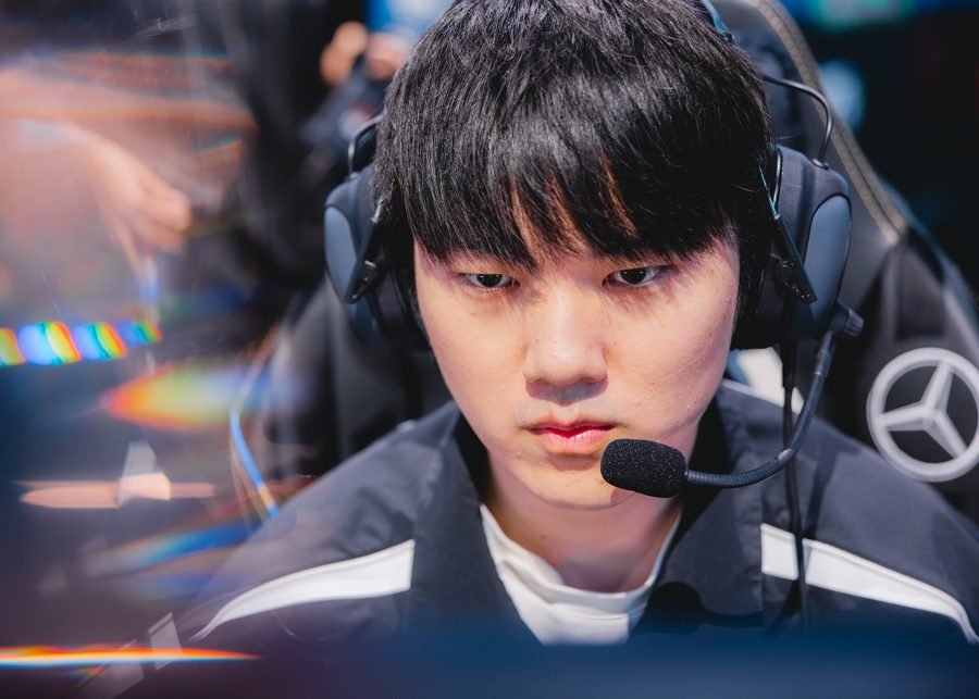 Yu Wenbo, o JackeyLove, ADC de LoL, no Top Esports