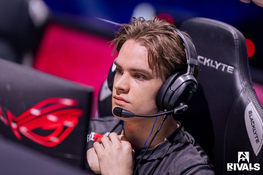 Jakub Pietruszewski, o jcobbb, Rifler de CS2, no FaZe Clan