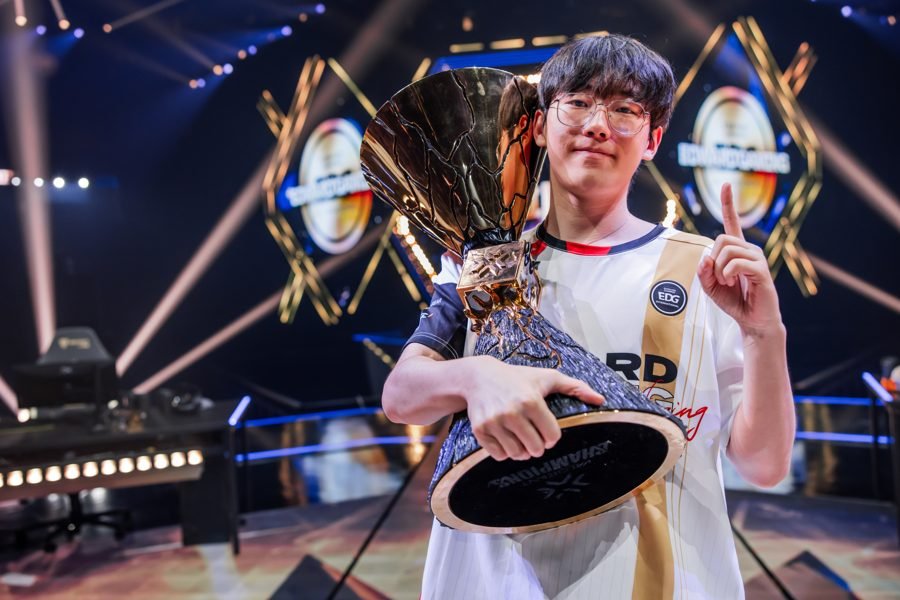 Zhang Zhao, o Smoggy, China / Support-Flex de Valorant, no EDward Gaming