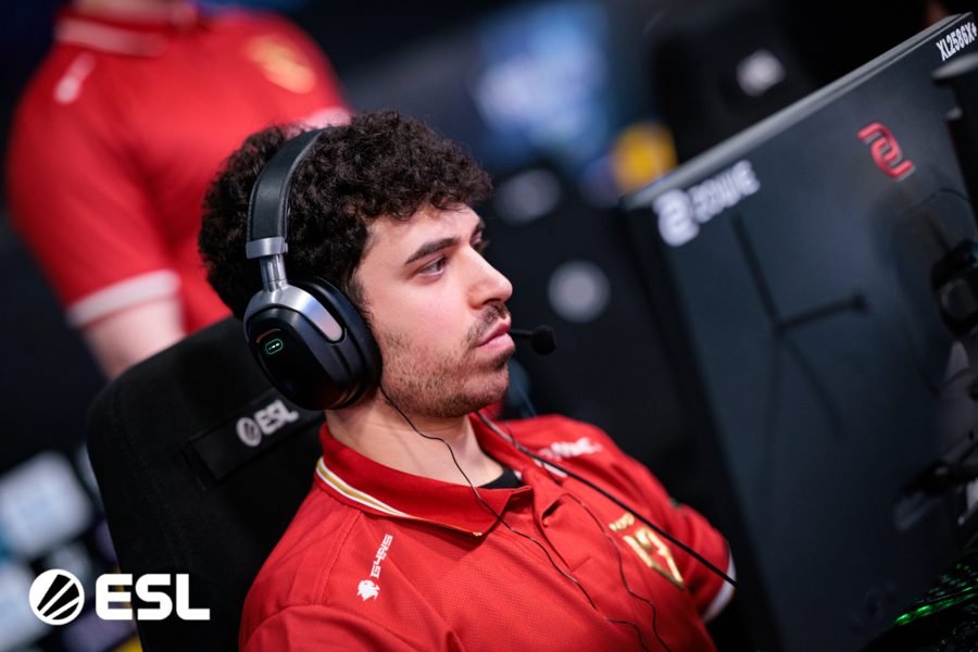 Lotan Giladi, o Spinx, jogador profissional de CS2, no MOUZ
