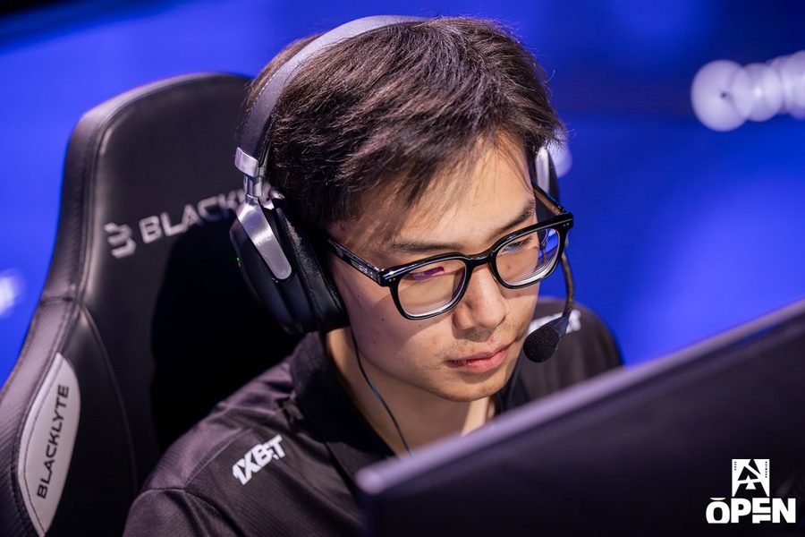 Sodbayar Munkhbold, o Techno4K, jogador profissional de CS2, no The MongolZ