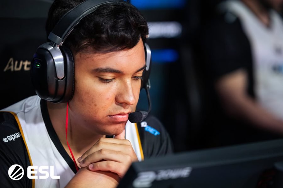 Carlos Eduardo, o venomzera, jogador profissional de CS2, no MIBR