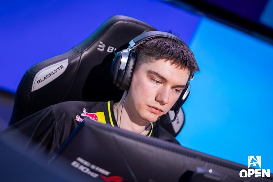 Ihor Zhdanov, o w0nderful, Ukraine / AWP de CS2, no Natus Vincere (NAVI)