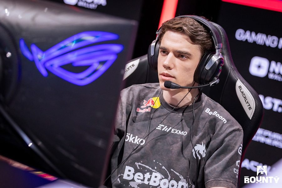 Danil Golubenko, o zont1x, jogador profissional de CS2, no Team Spirit