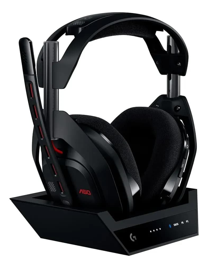 Headset ASTRO A50 Gen 5 em detalhe, conchas e haste do microfone