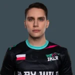 MICHU, jogador profissional de CS2